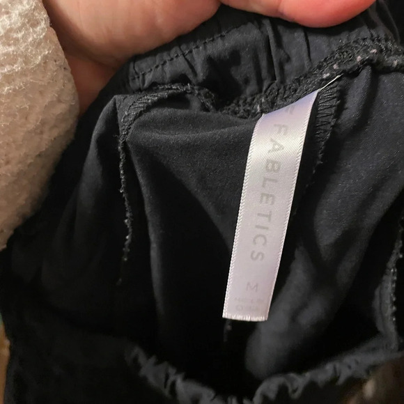 FABLETICS SIGHTSEER WOMENS CARGO PANTS - Picture 4 of 4